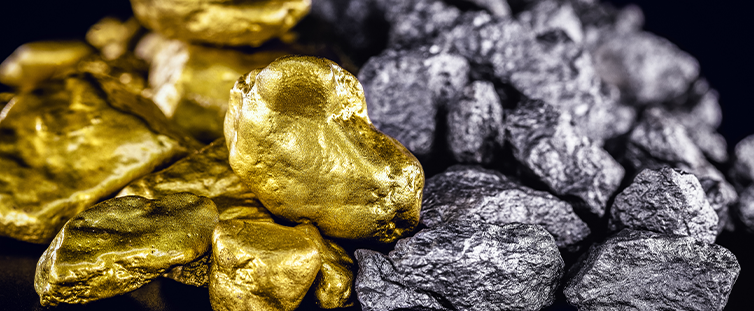 Precious metals shine: Silver follows gold higher